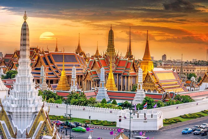 Grand Palace & City Temple Tour