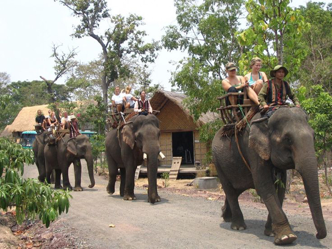 Grand Vietnam Tour 17 Days 2