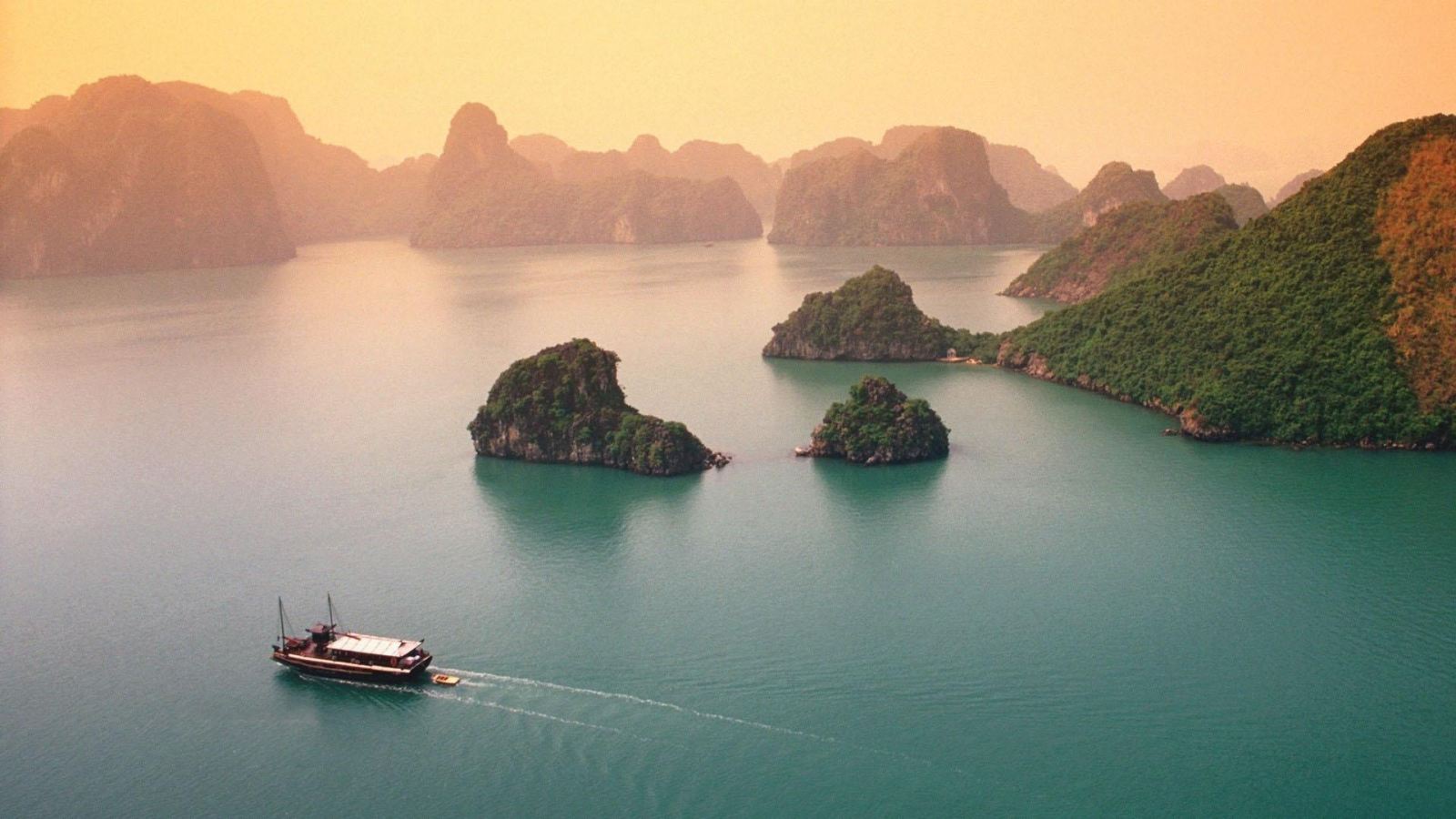 AMAZING VIETNAM IN 5 DAYS 4 NIGHTS 