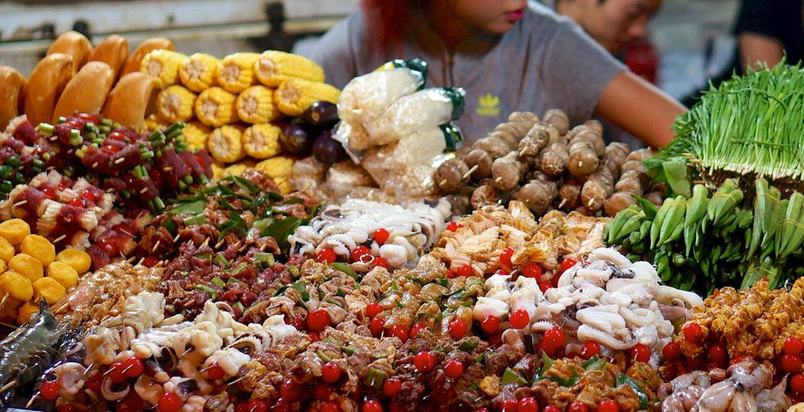 Street food tour in Hanoi