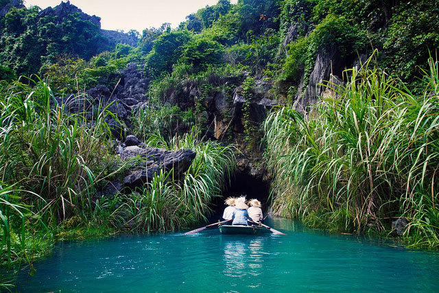 Hanoi - Bai Dinh - Trang An Full Day Trip
