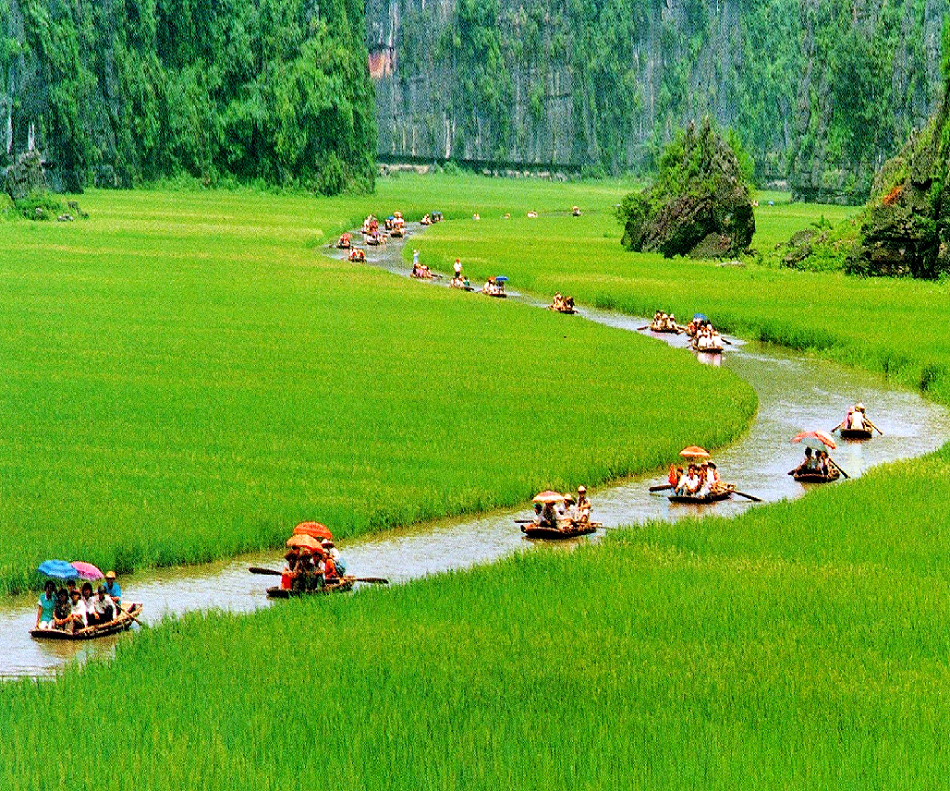 AMAZING VIETNAM IN 5 DAYS 4 NIGHTS 