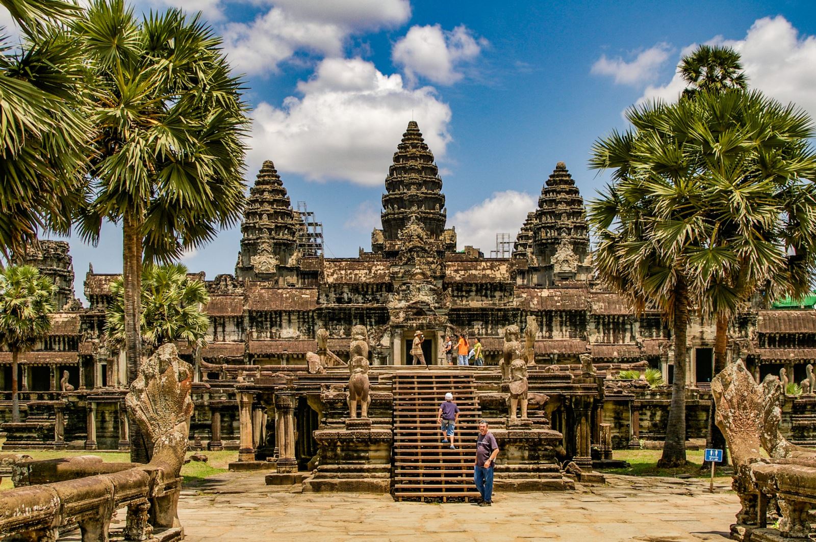 Angkor wat sightseeing 