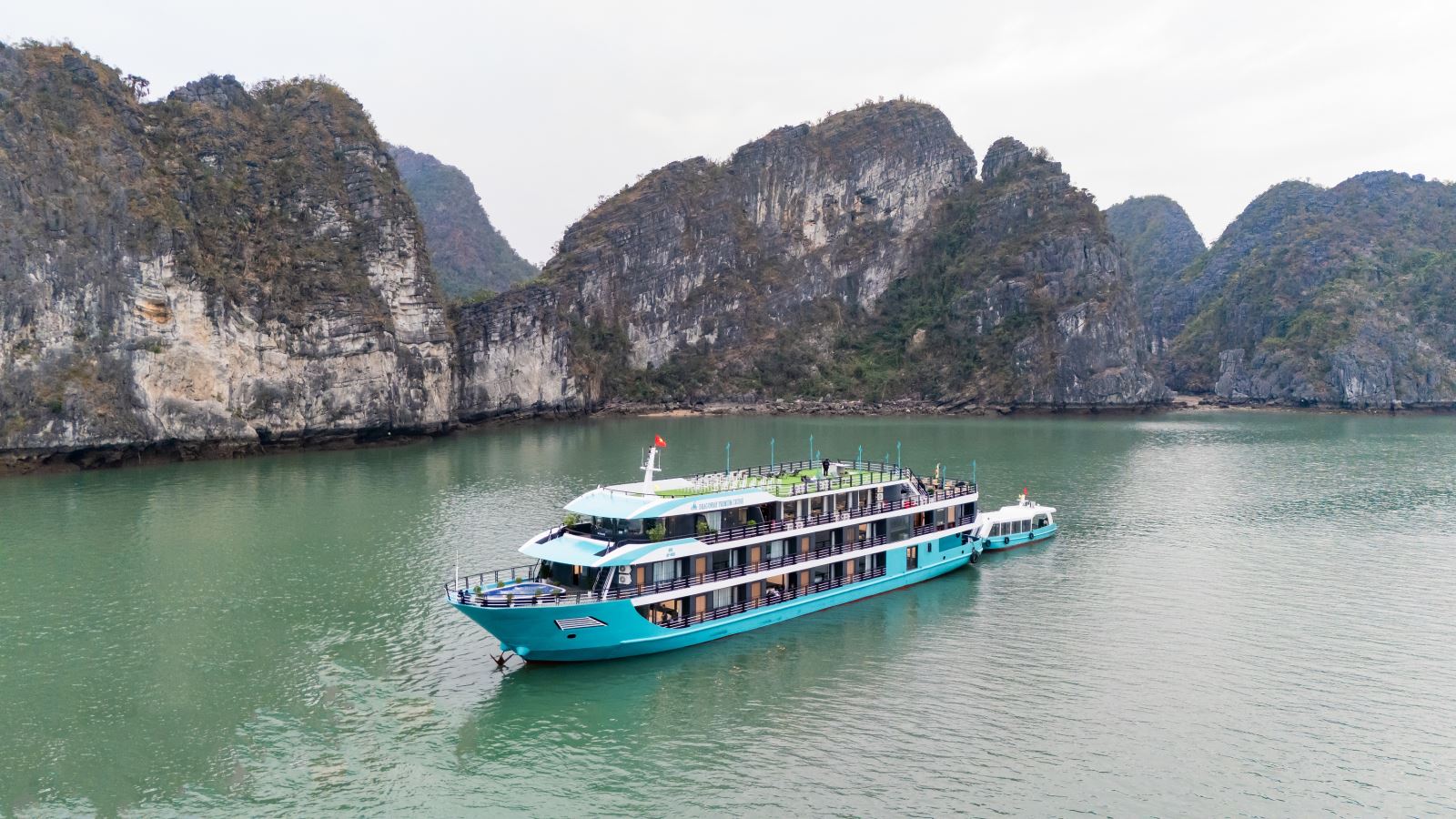 DRAGON PREMIER CRUISE Halong Bay - Lan Ha Bay 5