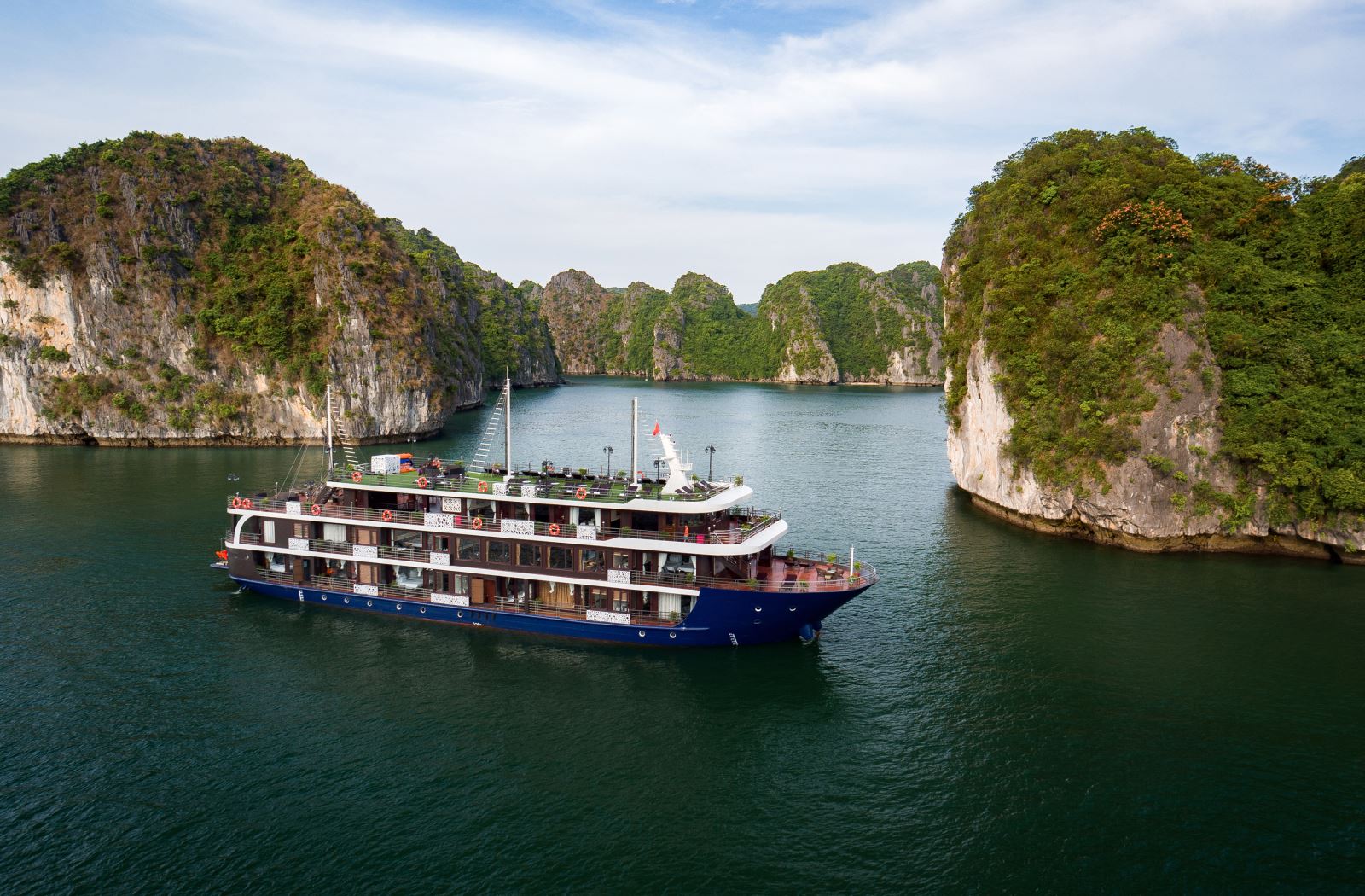Halong Bay Cruise - La pandora ⭐⭐⭐⭐