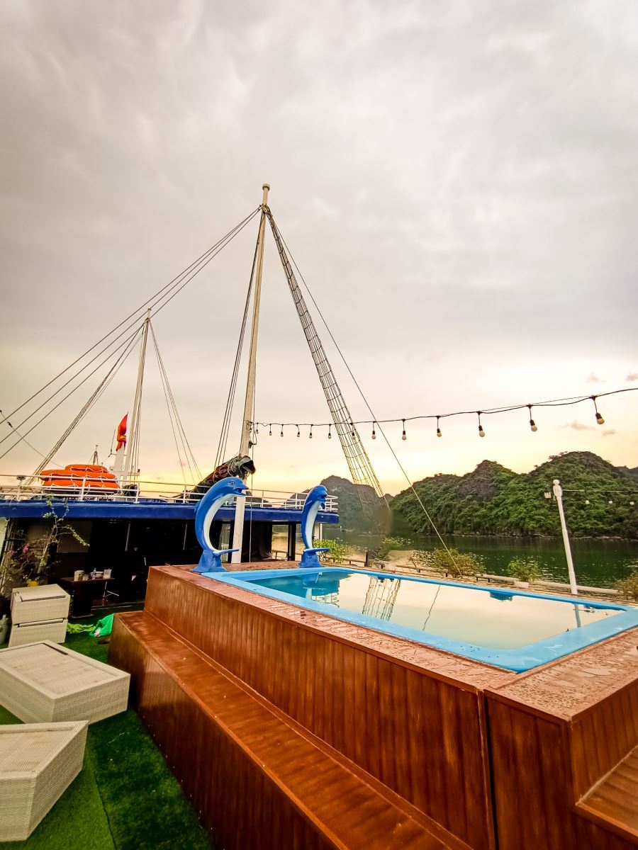 Vendure Lotus Class Halong Bay Cruise ⭐⭐⭐⭐ 4