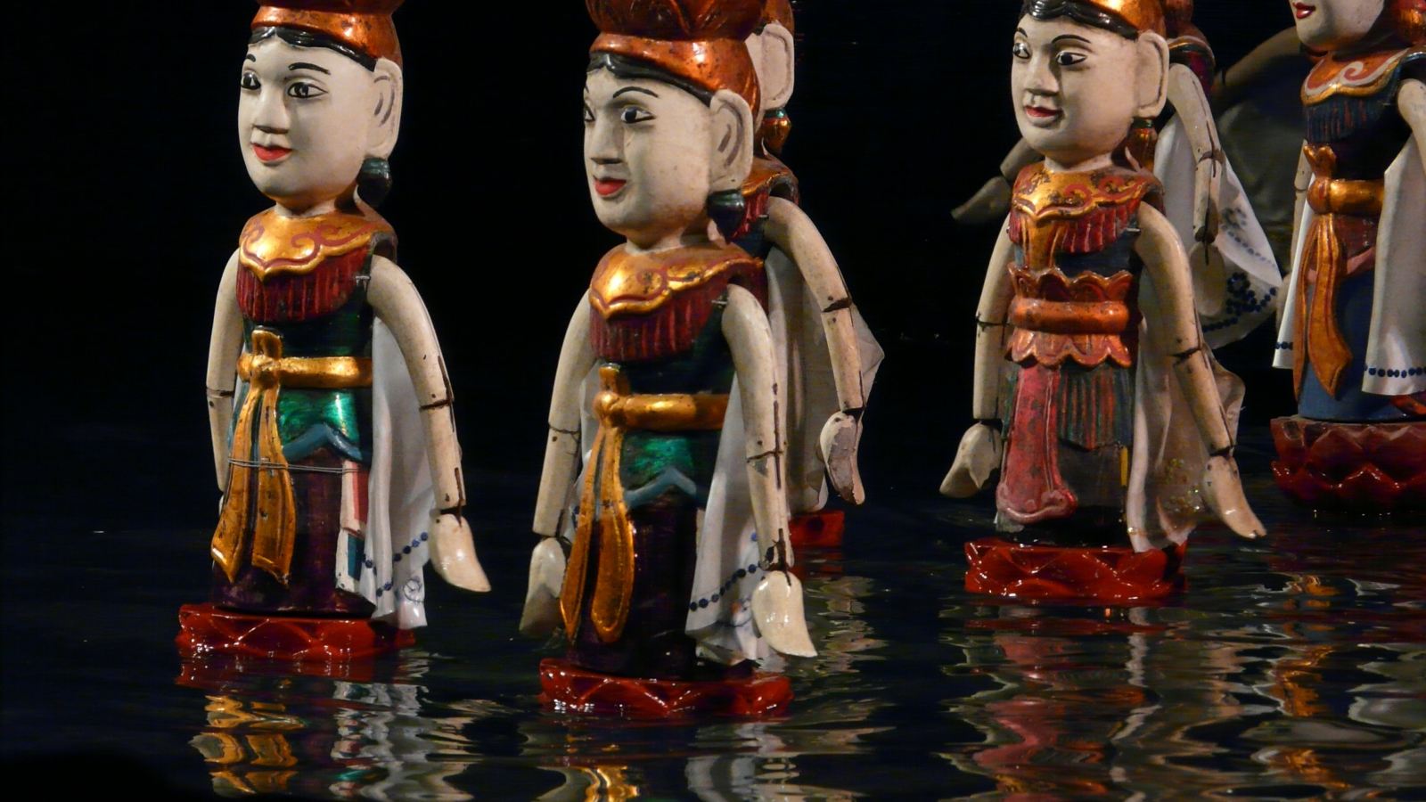 Water puppet theature