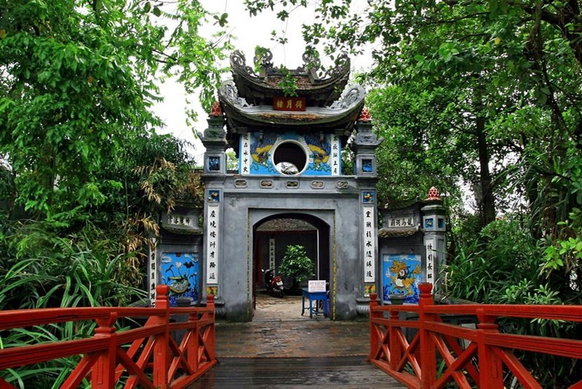 A small temple - Hoan Kiem lakeside