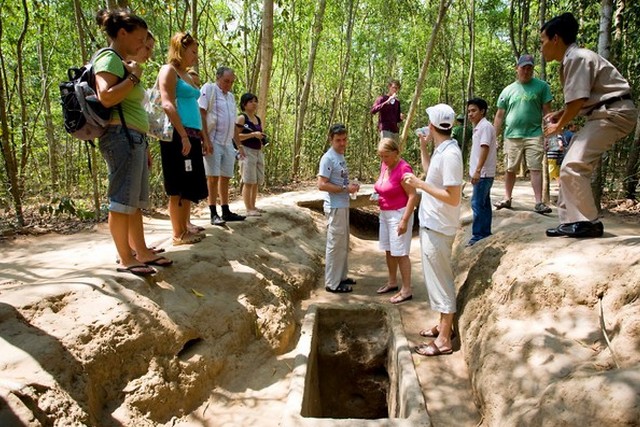 Half day tour Cu Chi Tunnels by motor boat