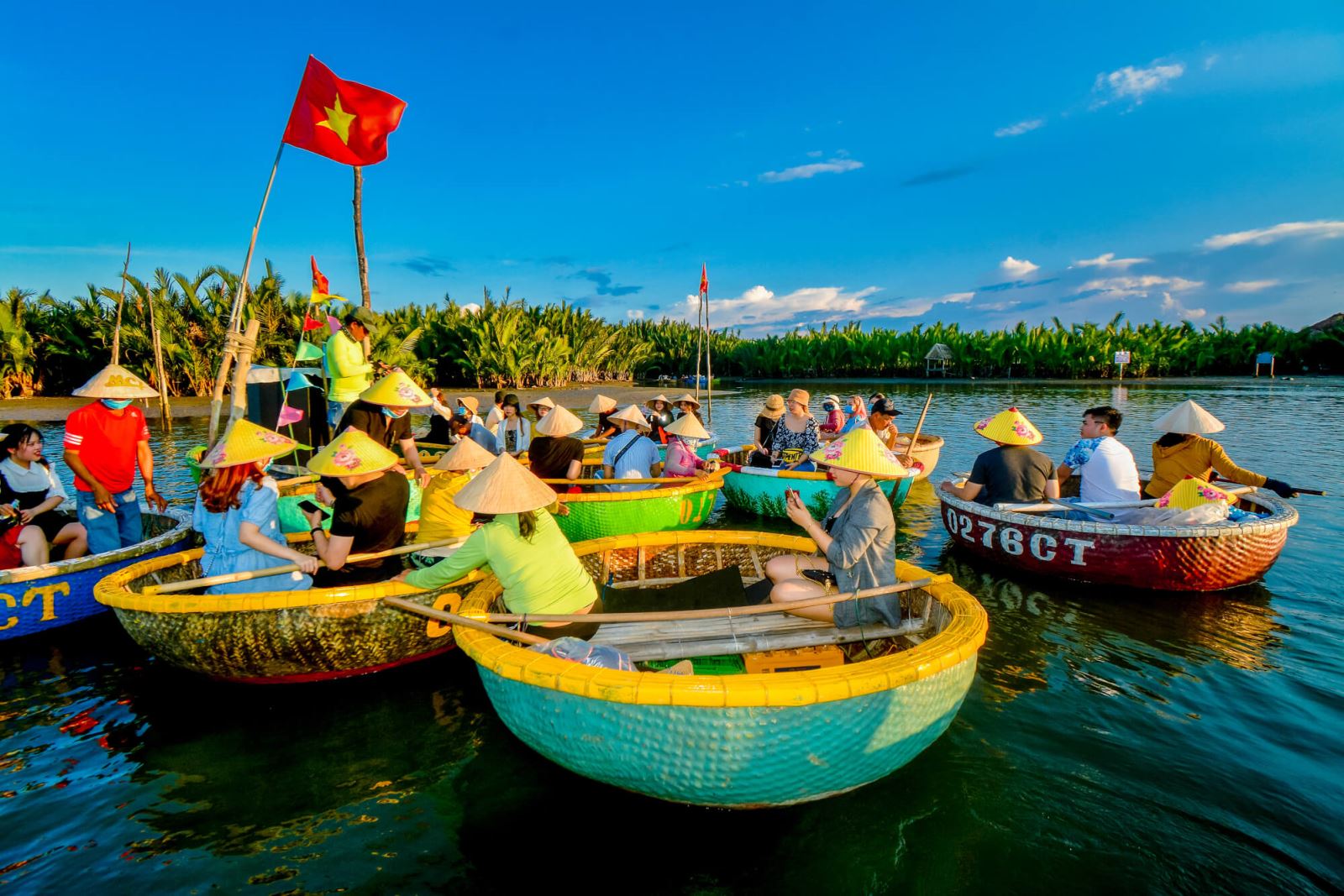 Hello Vietnam package tour in 11 Days - Hanoi / Halong Bay / Hue / Hoi an / Ho Chi Minh City